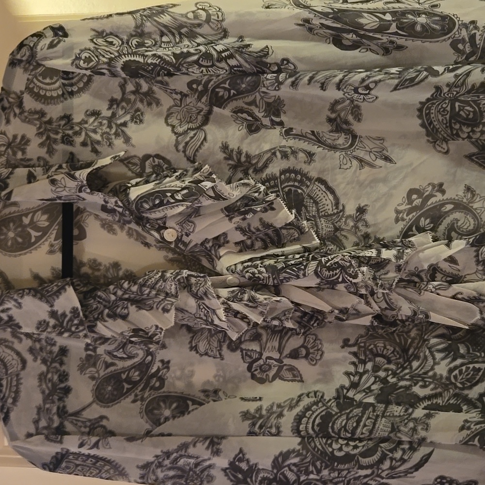 Cabi Blouse Ruffle Button Down - Picture 2 of 3